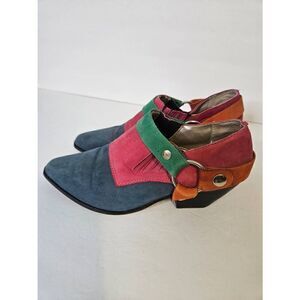 Santa Barbara 1980-90's suede color block booties. Size 6.